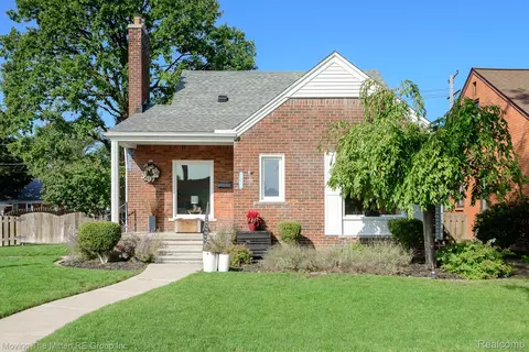 1512 15th St, Wyandotte, MI 48192