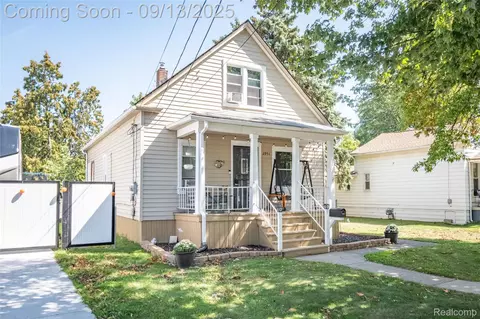 2951 9th St, Wyandotte, MI 48192