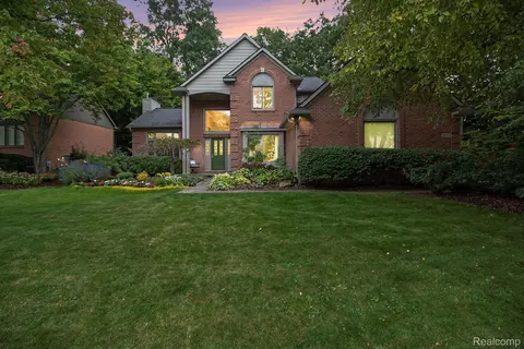 23374 Winnsborough, Novi, MI 48375