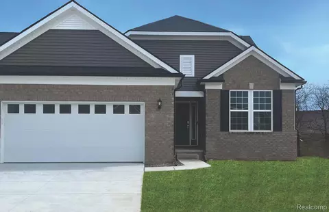 42808 Arbor Dr, Clinton Township, MI 48038