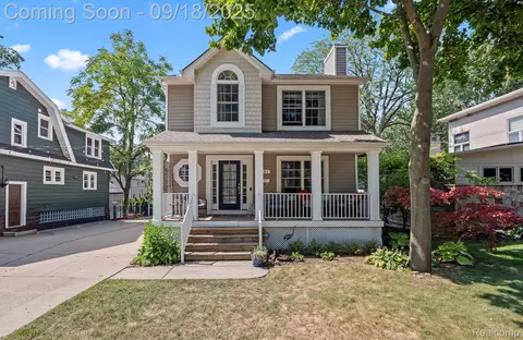 821 Forestdale Rd, Royal Oak, MI 48067