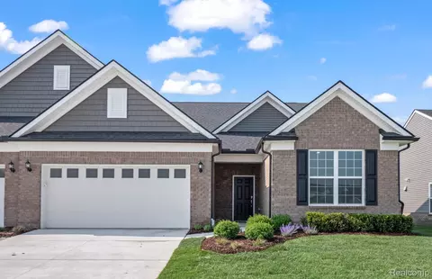 16104 Conifer Ln, Clinton Township, MI 48038