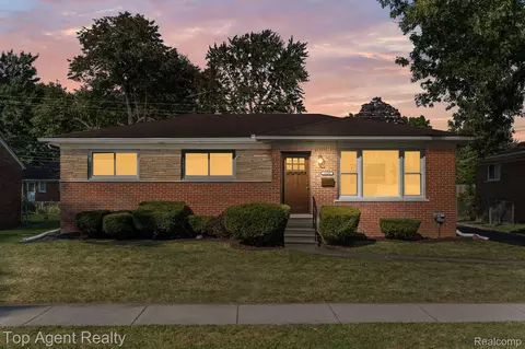 23805 Raven Ave, Eastpointe, MI 48021