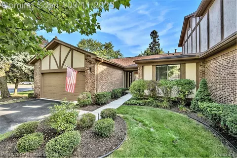 22383 Chelsea Ln, Novi, MI 48375
