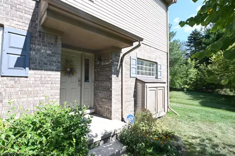 7078 Copper Creek Cir, Canton, MI 48187