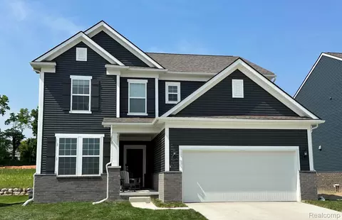 696 Gretchen Ln, Saline, MI 48176