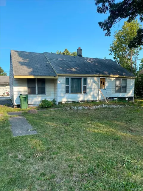 15361 Flanders St, Southgate, MI 48195