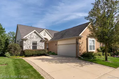 49402 N Glacier, Northville, MI 48168