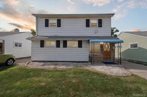 8326 Elm St, Taylor, MI 48180