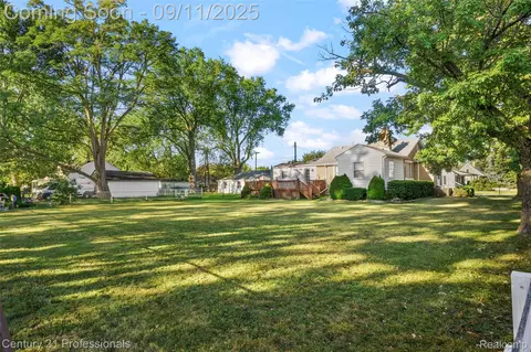 12178 Stephens Rd, Warren, MI 48089