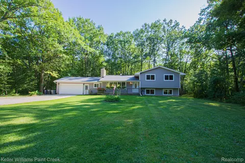 27200 Irwin Rd, Richmond, MI 48062