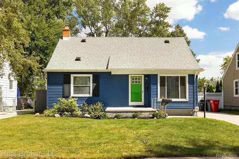 28740 Fairfax St, Southfield, MI 48076