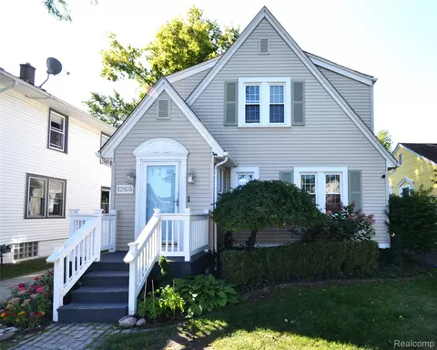 1268 Davis Ave, Birmingham, MI 48009