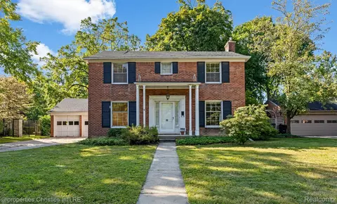 1062 Mohegan St, Birmingham, MI 48009