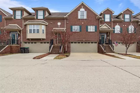 13161 Golf Pointe Dr, Taylor, MI 48180