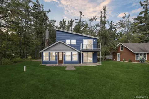 3527 W Otsego Lake Dr, Gaylord, MI 49735