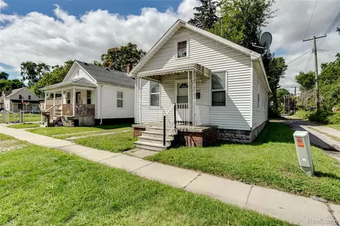 1815 8th St, Port Huron, MI 48060