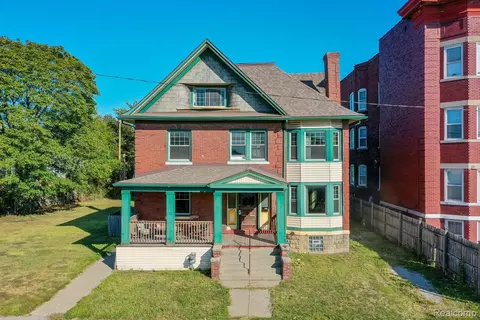 243 Edsel Ford Fwy, Detroit, MI 48202