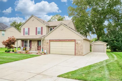 24699 Martindale Rd, South Lyon, MI 48178