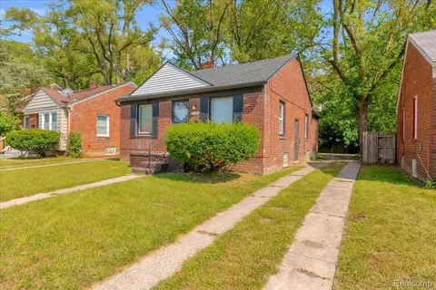 18628 Lindsay St, Detroit, MI 48235