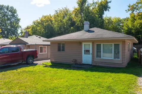 205 W Sheffield Ave, Pontiac, MI 48340