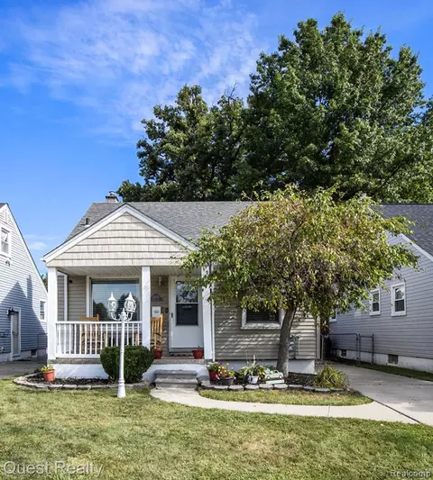 22655 California St, Saint Clair Shores, MI 48080