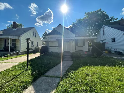 7785 Grandville Ave, Detroit, MI 48228