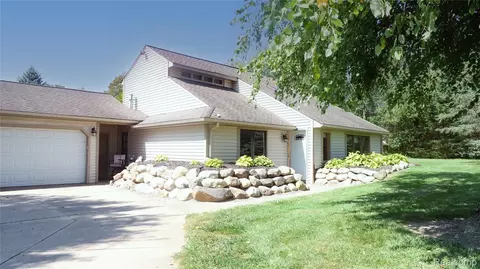 4606 S Bill Rd, Shiawassee, MI 48429