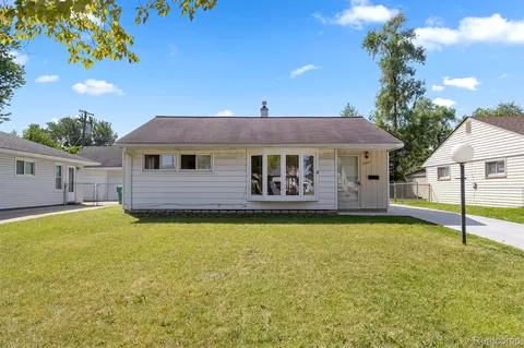 29487 Florence St, Garden City, MI 48135