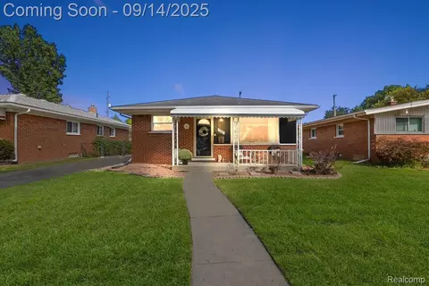 18528 Flamingo Blvd, Livonia, MI 48152