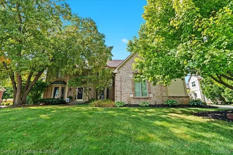 45499 Addington Ln, Novi, MI 48374
