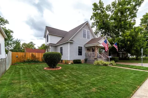 847 N Main St, Lapeer, MI 48446