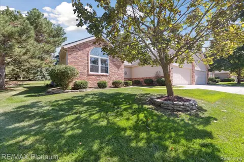 19488 Cardene Ct, Northville, MI 48167