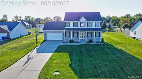 7438 Peppermill Dr, Swartz Creek, MI 48473