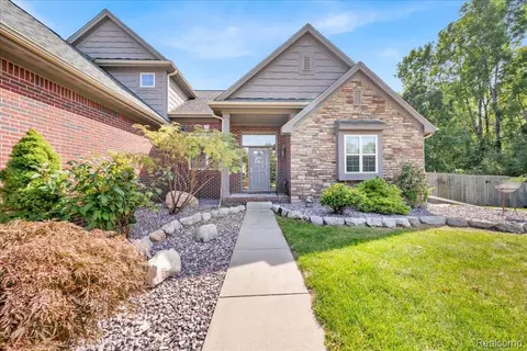 5820 Sherwood Rd, Brandon, MI 48371