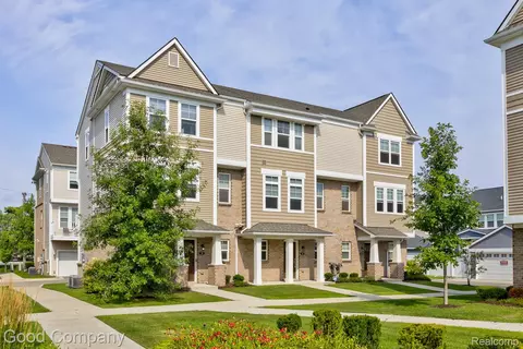 2500 Normandy Rd #29, Royal Oak, MI 48073