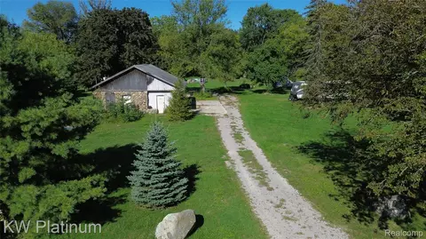 2759 Goodells Rd, Wales, MI 48027