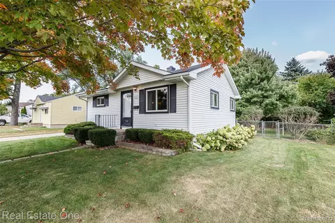 171 Kissane Ave, Brighton, MI 48116