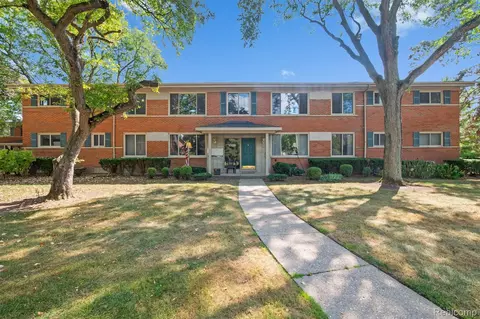 1109 Derby Rd #5, Birmingham, MI 48009