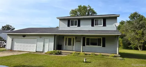 1295 Byrnes Dr, Thetford, MI 48420