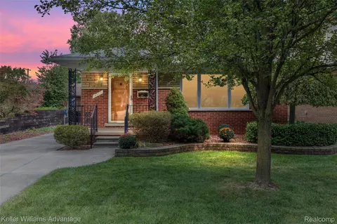 3979 Grindley Park St, Dearborn Heights, MI 48125