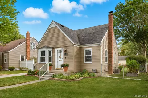 4176 Cummings Ave, Berkley, MI 48072