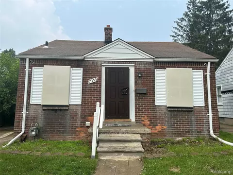7353 Ashton Ave, Detroit, MI 48228