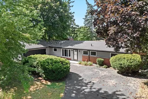 32515 Nottingham Knls, Farmington Hills, MI 48334