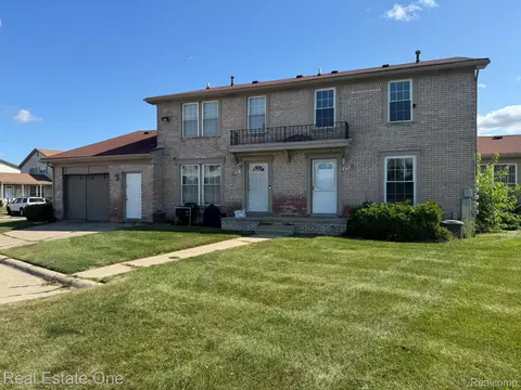 8852 Sunrise Dr, Sterling Heights, MI 48312