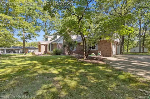 3777 Dorr Rd, Genoa, MI 48116