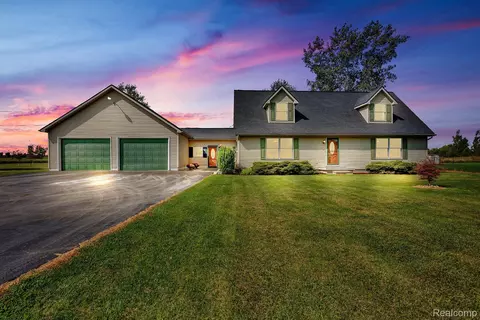 8425 Duffield Rd, Flushing, MI 48433
