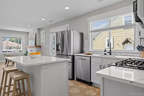 333 E La Salle Ave, Royal Oak, MI 48073