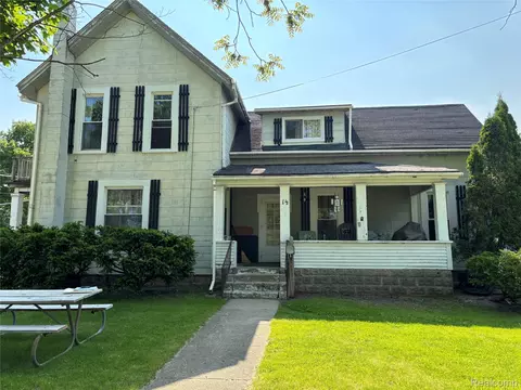 1 Park St, Oxford, MI 48371