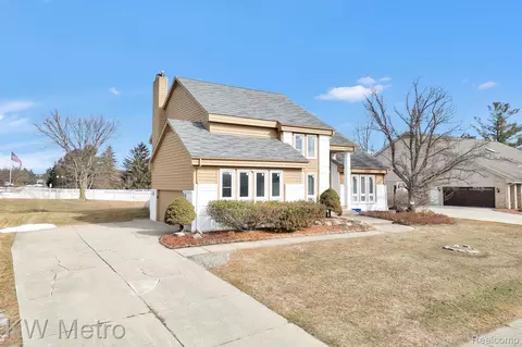 6250 Stonebridge, West Bloomfield, MI 48322